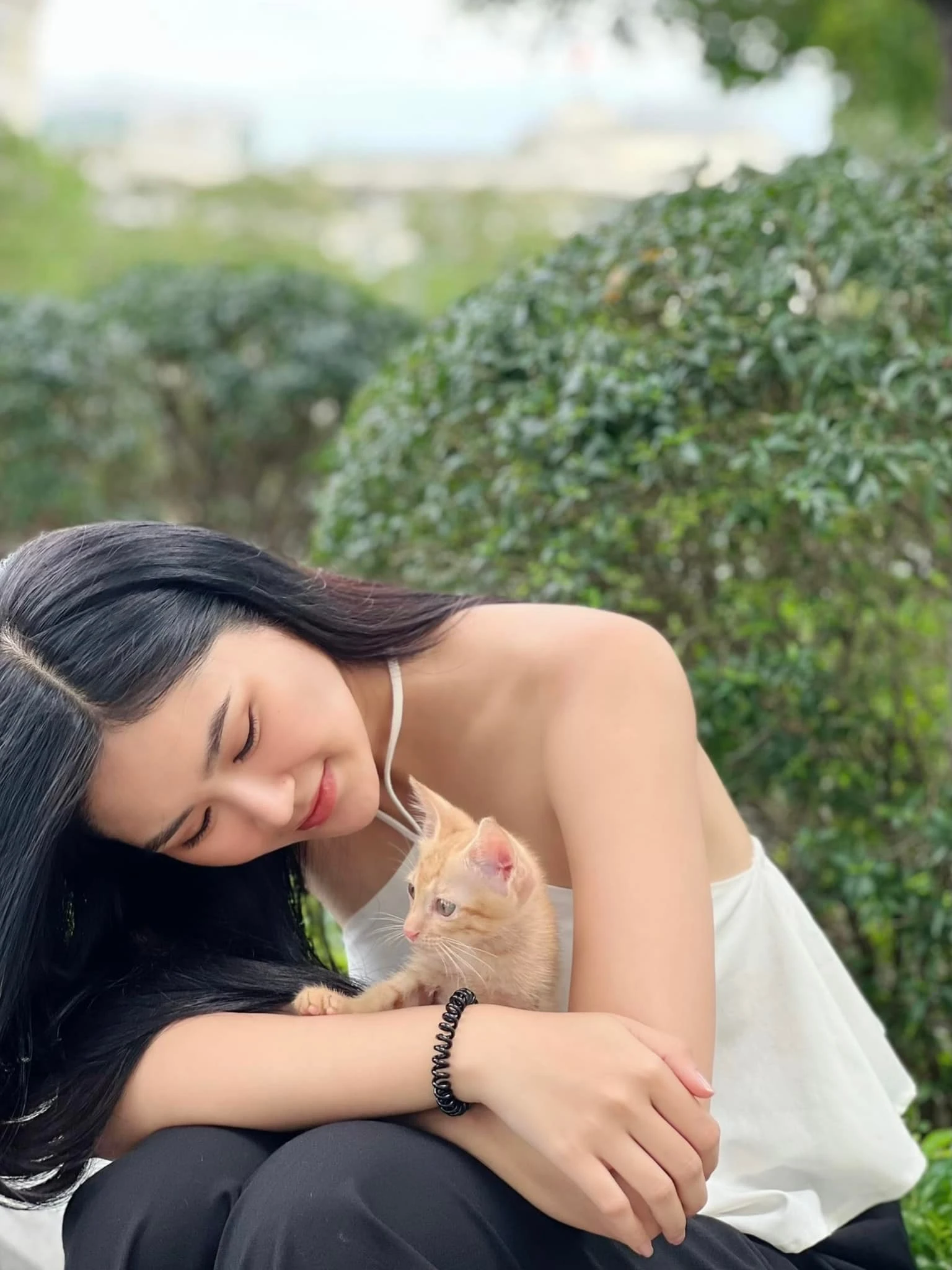 Võ Thanh Quỳnh Trâm xinh đẹp khoe làn da trắng hồng tự nhiên 7