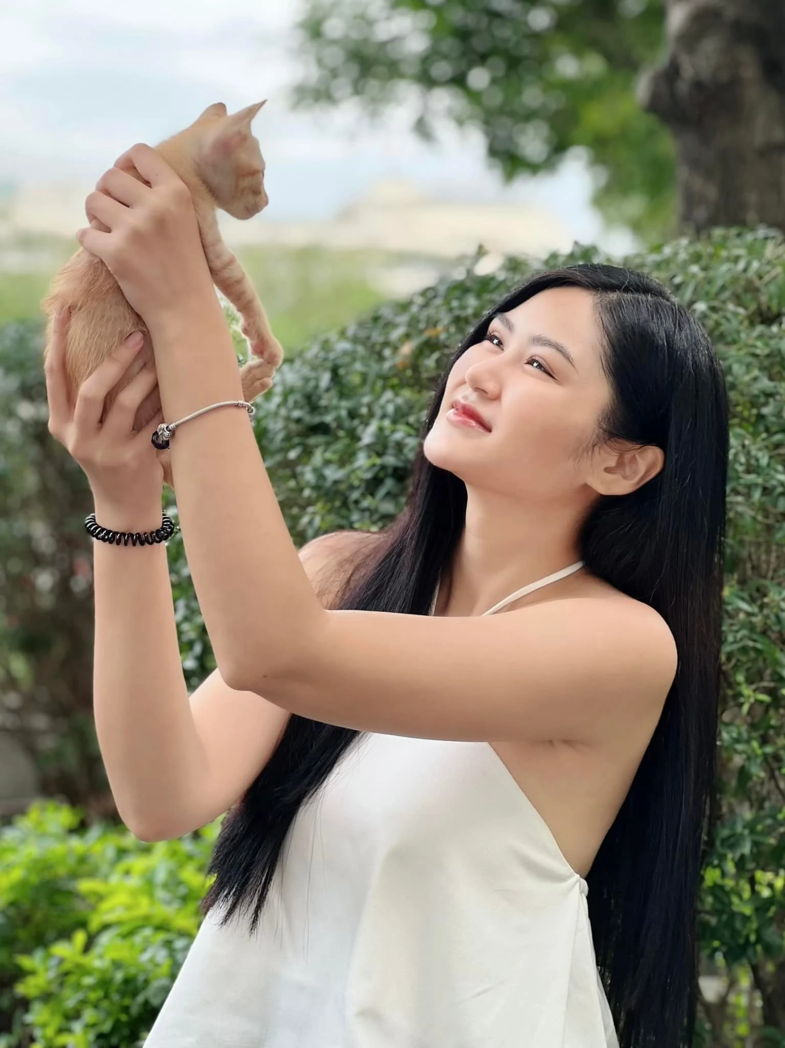 Võ Thanh Quỳnh Trâm xinh đẹp khoe làn da trắng hồng tự nhiên 3
