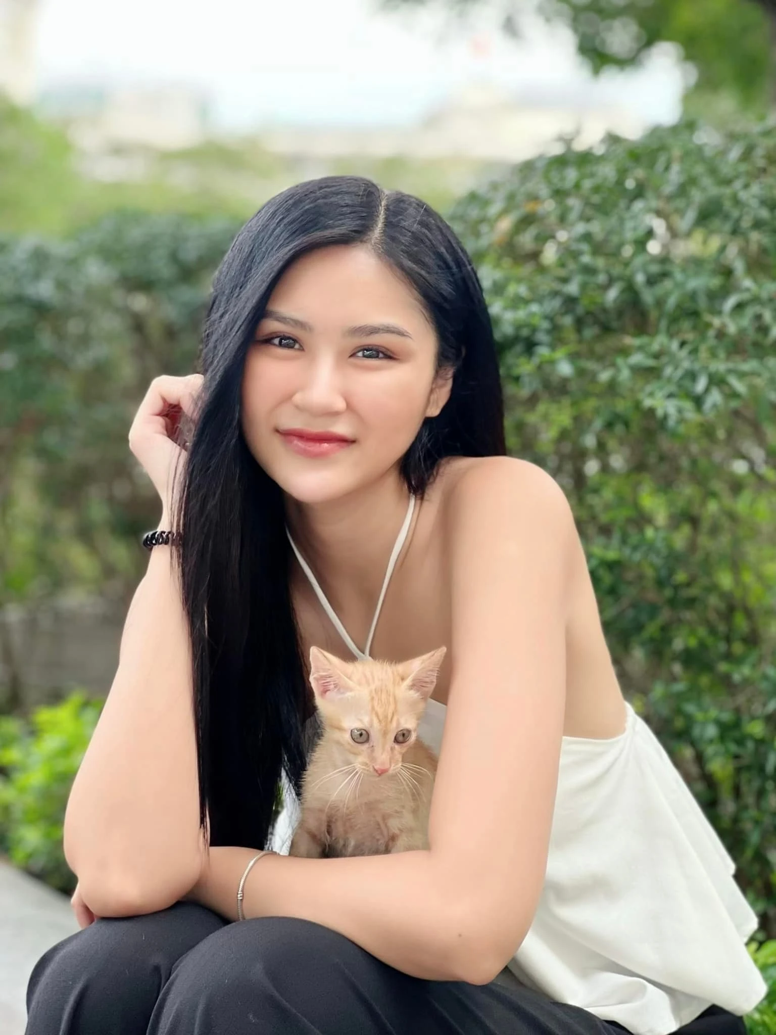 Võ Thanh Quỳnh Trâm xinh đẹp khoe làn da trắng hồng tự nhiên 4