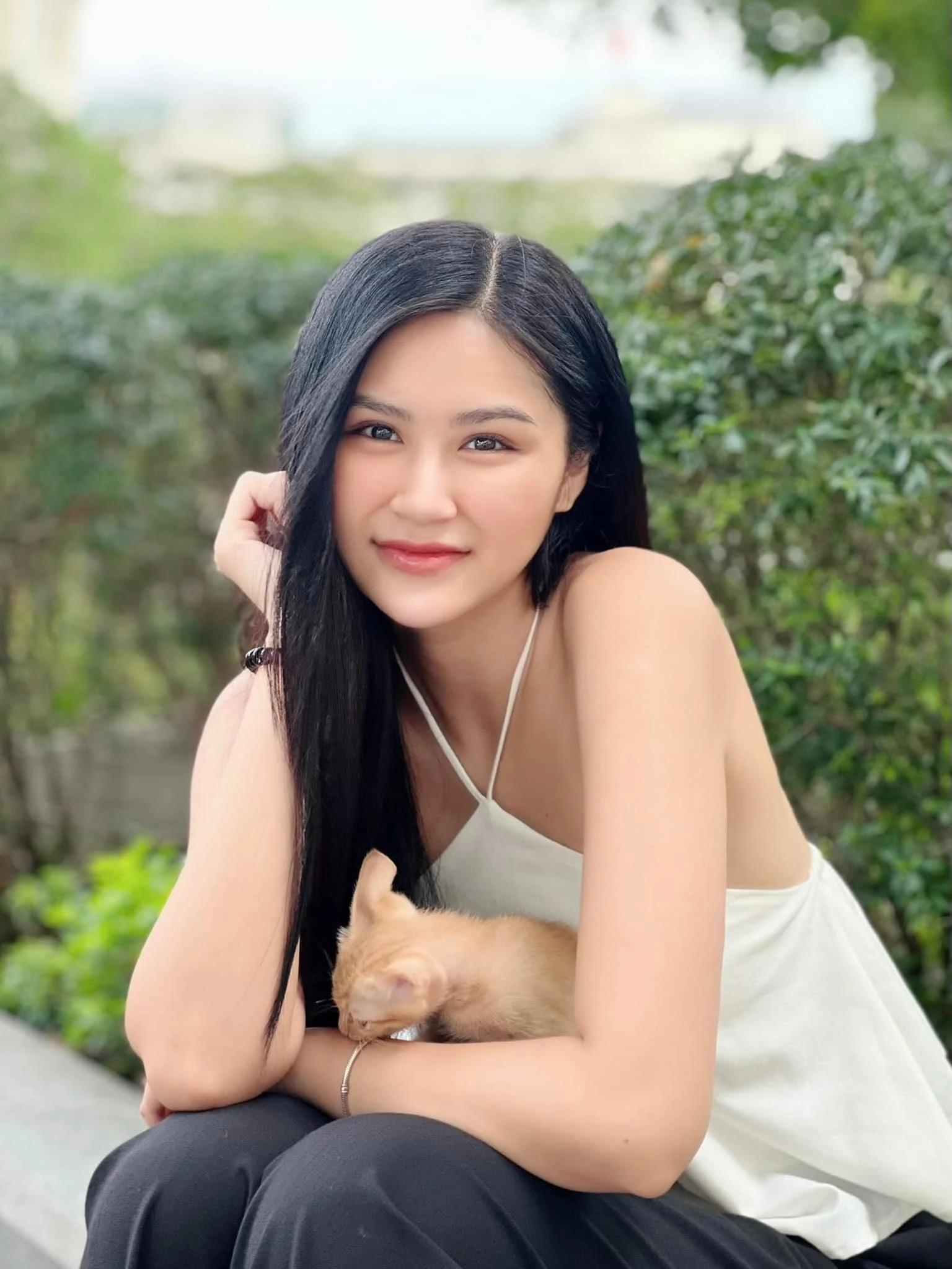 Võ Thanh Quỳnh Trâm xinh đẹp khoe làn da trắng hồng tự nhiên 5
